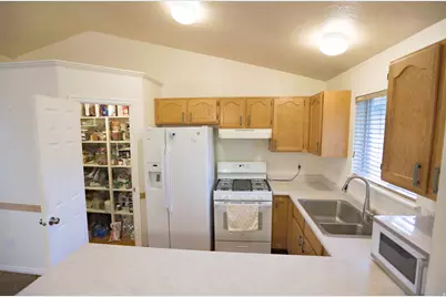 940 W 550 N, Pleasant Grove, UT 84062 - Photo 7