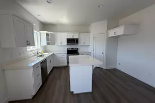 4590 E Silver Moon Dr, Eagle Mountain, UT 84005 - Photo 7