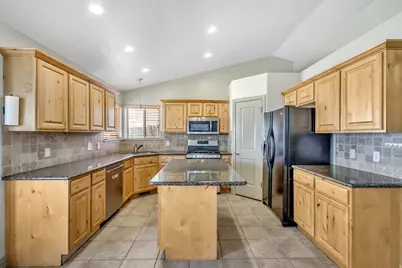 7074 S Rialto Way, West Jordan, UT 84081 - Photo 3