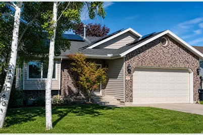 1095 N 2925 W, Layton, UT 84041 - Photo 3