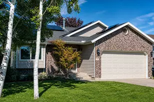 1095 N 2925 W, Layton, UT 84041 - Photo 3