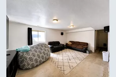 1095 N 2925 W, Layton, UT 84041 - Photo 15