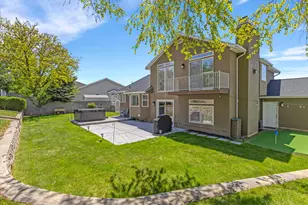 7909 S Twelve Pines Dr, Sandy, UT 84094 - Photo 45