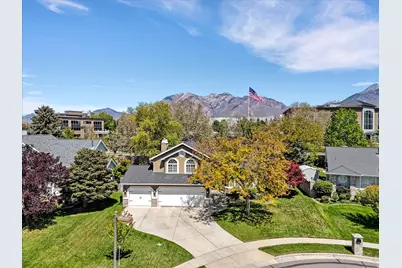 7909 S Twelve Pines Dr, Sandy, UT 84094 - Photo 9