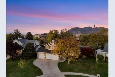 7909 S Twelve Pines Dr, Sandy, UT 84094 - Photo 5