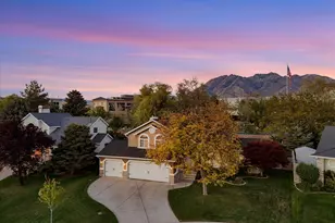 7909 S Twelve Pines Dr, Sandy, UT 84094 - Photo 5