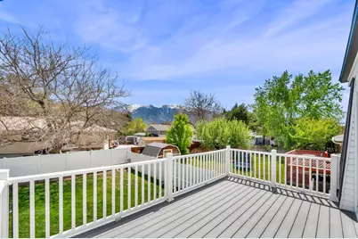 9025 S Bonnet Dr E, Sandy, UT 84093 - Photo 29
