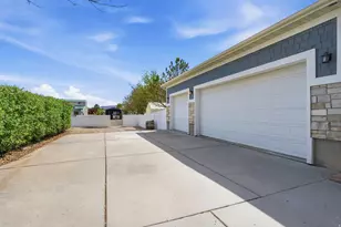 2433 W Saddle Horn Cir S, Bluffdale, UT 84065 - Photo 7