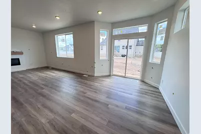 983 W Motor Vu Dr #208, Riverdale, UT 84405 - Photo 13