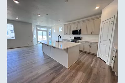 983 W Motor Vu Dr #208, Riverdale, UT 84405 - Photo 9
