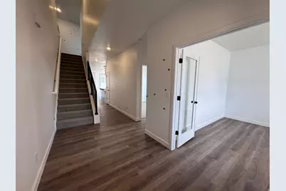 983 W Motor Vu Dr #208, Riverdale, UT 84405 - Photo 3