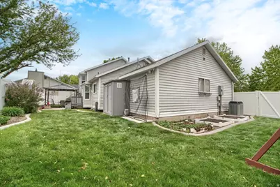 8292 S Piney Ct W, West Jordan, UT 84088 - Photo 31