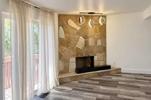 696 E Williamsburg Park Circle, Sandy, UT 84070 - Photo 9