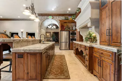 1030 N 995 W #914, Orem, UT 84057 - Photo 19