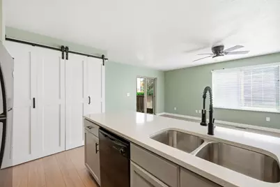 9217 S Jefferson Cv, Sandy, UT 84070 - Photo 11