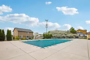 8761 N Durham Ct, Eagle Mountain, UT 84005 - Photo 43