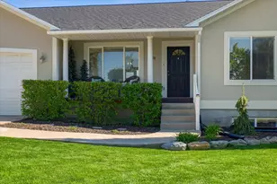 958 E 2100 N, North Logan, UT 84341 - Photo 3
