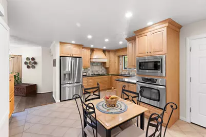 2931 E Robidoux Rd S, Sandy, UT 84093 - Photo 27