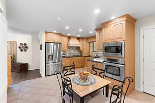 2931 E Robidoux Rd S, Sandy, UT 84093 - Photo 27