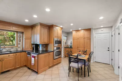 2931 E Robidoux Rd S, Sandy, UT 84093 - Photo 25