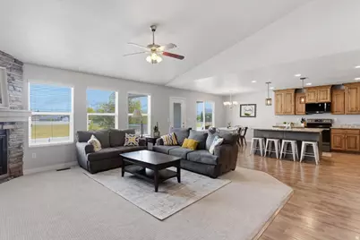 2374 N 2825 W, Plain City, UT 84404 - Photo 7