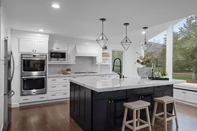 8479 S Escalante Dr, Sandy, UT 84093 - Photo 9