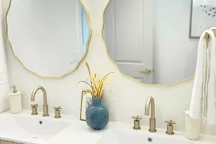 8492 S Mesa Dr E, Sandy, UT 84093 - Photo 11