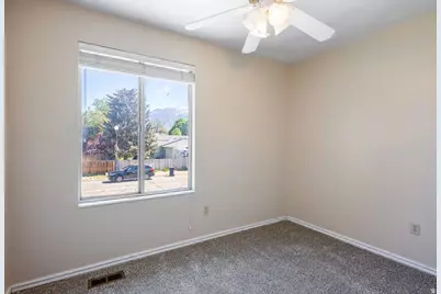 10140 S Buttercup Dr, Sandy, UT 84092 - Photo 11