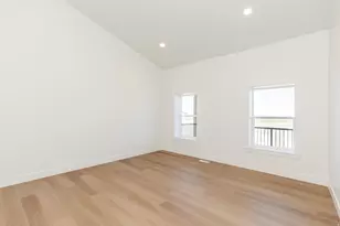 261 E Mariner Cir, Garden City, UT 84028 - Photo 9