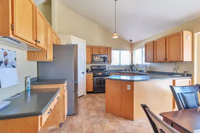 12509 S Elm Meadow Rd W, Riverton, UT 84065 - Photo 5