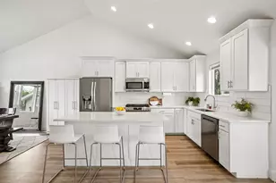 10083 S Queens Ferry Dr W, South Jordan, UT 84009 - Photo 7