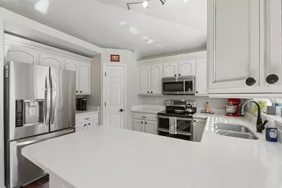 11189 S Ohenry Rd, Sandy, UT 84070 - Photo 11