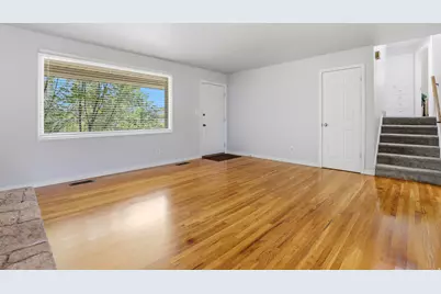 4245 S 3320 E, Holladay, UT 84124 - Photo 9
