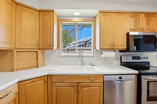4245 S 3320 E, Holladay, UT 84124 - Photo 13