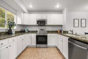1381 S Alpine Loop Dr E, Provo, UT 84606 - Photo 9
