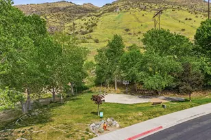 1381 S Alpine Loop Dr E, Provo, UT 84606 - Photo 21