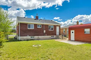 5889 S 2600 W, Roy, UT 84067 - Photo 17