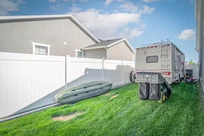 3362 W 2500 N, Clinton, UT 84015 - Photo 25