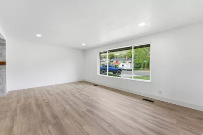 871 N Bonita Way E, Centerville, UT 84014 - Photo 9