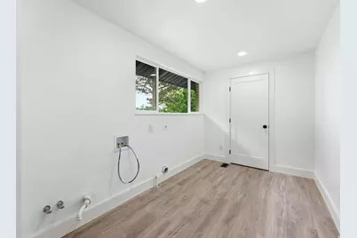 871 N Bonita Way E, Centerville, UT 84014 - Photo 11