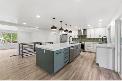 871 N Bonita Way E #19, Centerville, UT 84014 - Photo 3