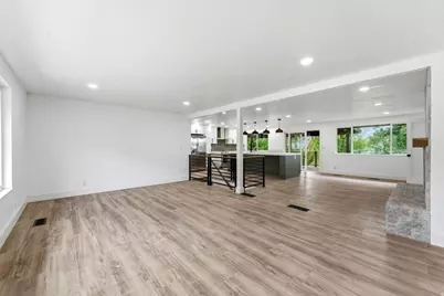 871 N Bonita Way E, Centerville, UT 84014 - Photo 7