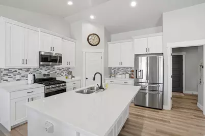 1195 N 640 E, Tooele, UT 84074 - Photo 13
