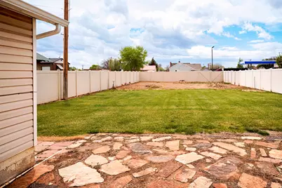 552 E 300 N, Roosevelt, UT 84066 - Photo 13