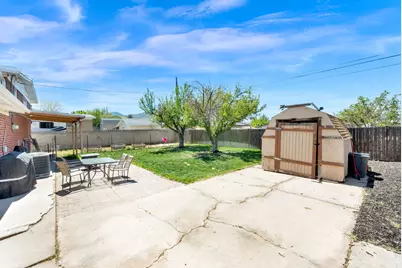401 N Lakeview Ave E, Tooele, UT 84074 - Photo 17