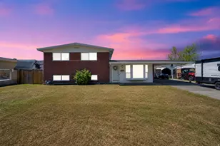 401 N Lakeview Ave E, Tooele, UT 84074 - Photo 1