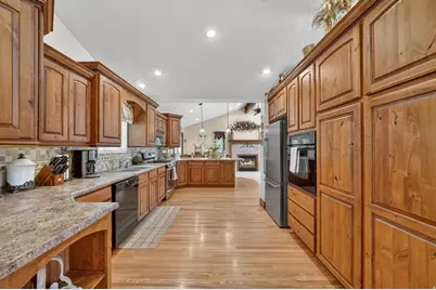 6621 S 1540 E, Uintah, UT 84405 - Photo 3