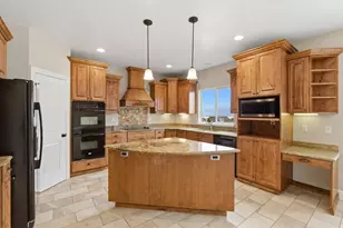 2894 S Fox Pointe Dr W, Saratoga Springs, UT 84045 - Photo 15