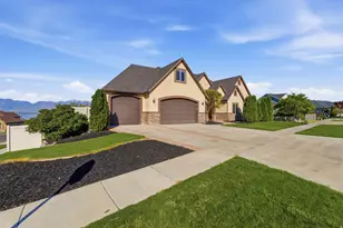 2894 S Fox Pointe Dr W, Saratoga Springs, UT 84045 - Photo 3