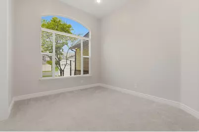 2894 S Fox Pointe Dr W, Saratoga Springs, UT 84045 - Photo 9